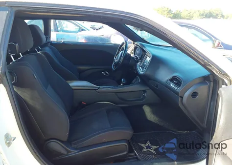 2015 Dodge Challenger Sxt from USA, damaged, VIN 2C3CDZAGXFH810908